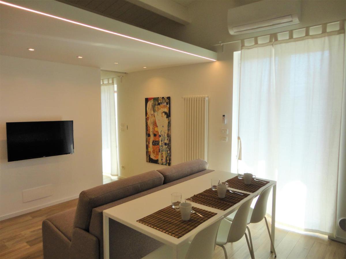 דירות פסקרה Casa Klimt Vicinissima Al Mare Parcheggio Privato Gratuito Se Disponibile מראה חיצוני תמונה