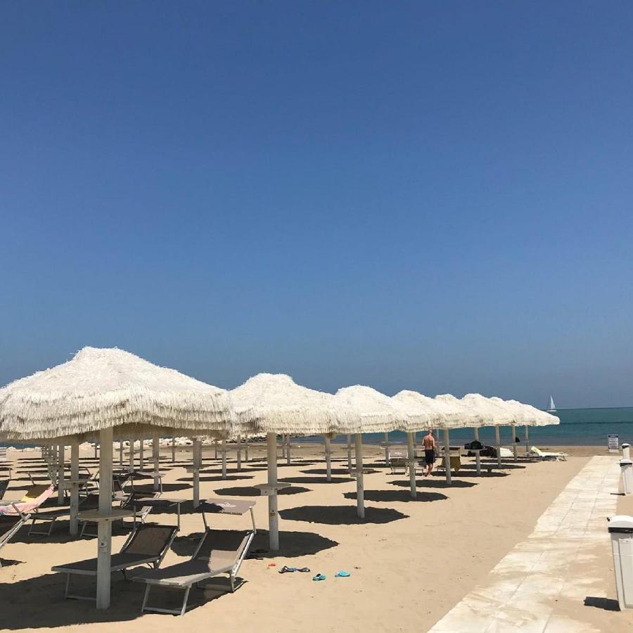 דירות פסקרה Casa Klimt Vicinissima Al Mare Parcheggio Privato Gratuito Se Disponibile מראה חיצוני תמונה