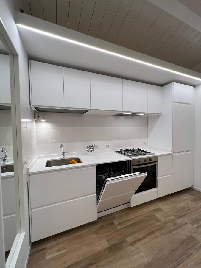דירות פסקרה Casa Klimt Vicinissima Al Mare Parcheggio Privato Gratuito Se Disponibile מראה חיצוני תמונה