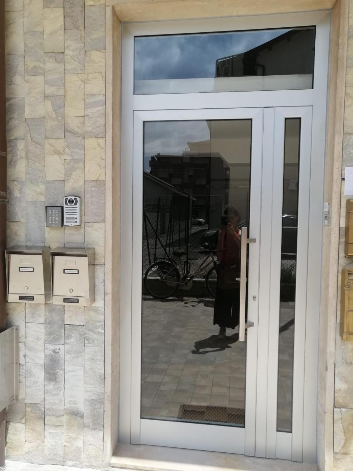 דירות פסקרה Casa Klimt Vicinissima Al Mare Parcheggio Privato Gratuito Se Disponibile מראה חיצוני תמונה